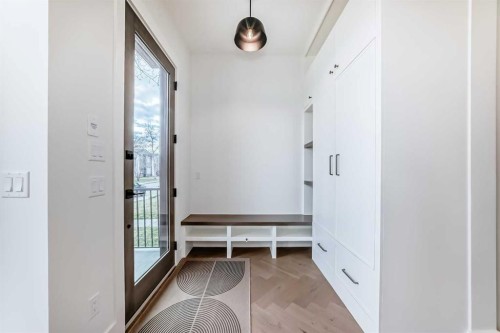 2006 41 Avenue Sw, Calgary, AB - Indoor Photo Showing Other Room