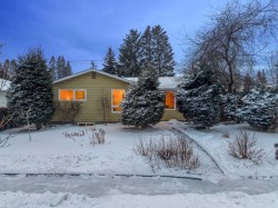 111 Cambrian Drive NW Calgary, AB T2K 1P5