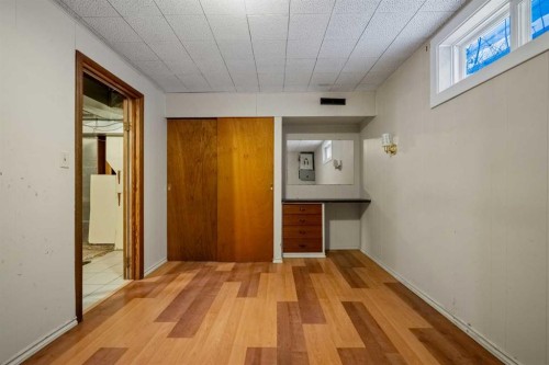 111 Cambrian Drive Nw, Calgary, AB 