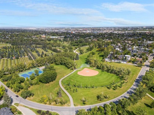 111 Cambrian Drive Nw, Calgary, AB 