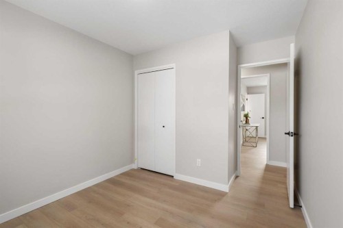 236 Silverview Way Nw, Calgary, AB - Indoor Photo Showing Other Room