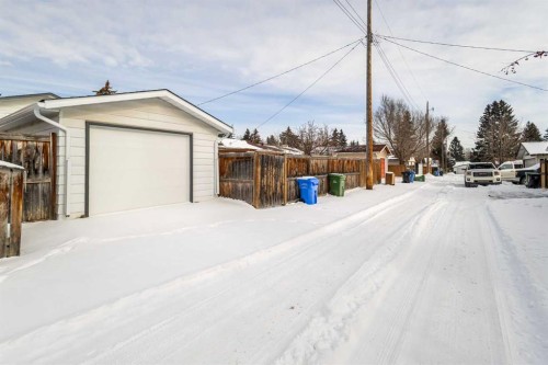 236 Silverview Way Nw, Calgary, AB - Outdoor