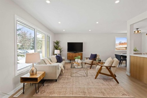236 Silverview Way Nw, Calgary, AB - Indoor Photo Showing Living Room