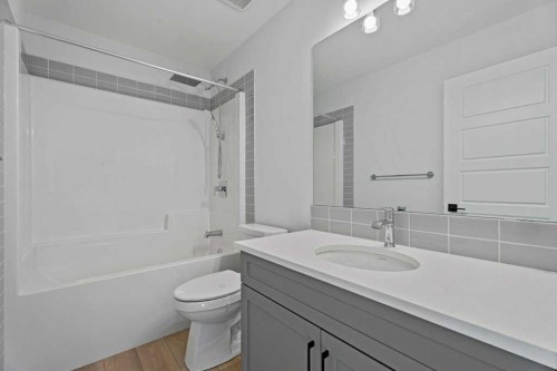 71 Ranchers View, Okotoks, AB - Indoor Photo Showing Bathroom