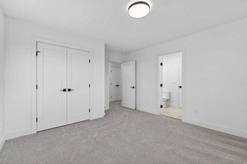 539 Waterford Rise, Chestermere, AB - Indoor Photo Showing Other Room