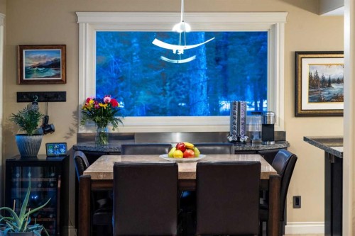 39 Echlin Drive, Bragg Creek, AB - Indoor Photo Showing Dining Room