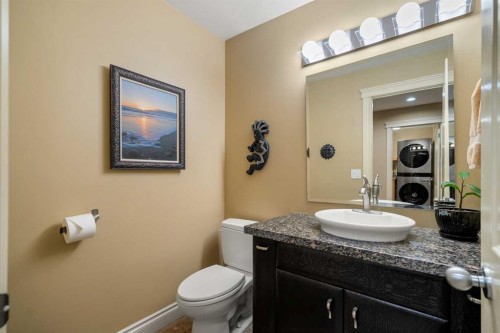 39 Echlin Drive, Bragg Creek, AB - Indoor Photo Showing Bathroom