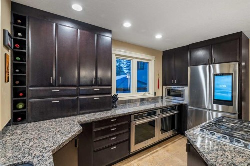 39 Echlin Drive, Bragg Creek, AB - Indoor Photo Showing Kitchen