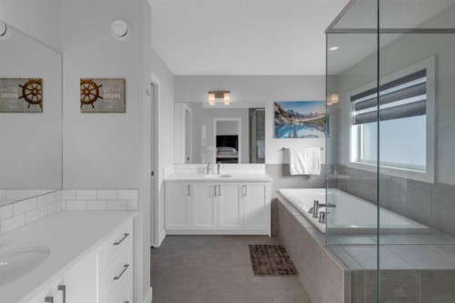 160 Precedence Hill, Cochrane, AB - Indoor Photo Showing Bathroom