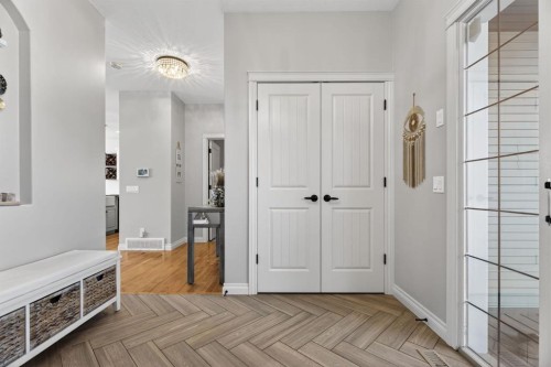 208 Cimarron Drive, Okotoks, AB - Indoor Photo Showing Other Room