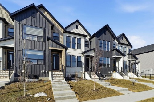 785 Southpoint Gate Sw, Airdrie, AB - Outdoor With Facade