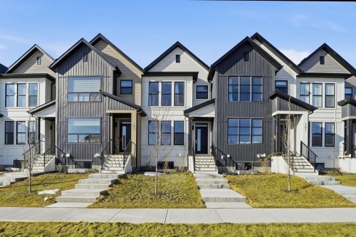 785 Southpoint Gate Sw, Airdrie, AB - Outdoor With Facade
