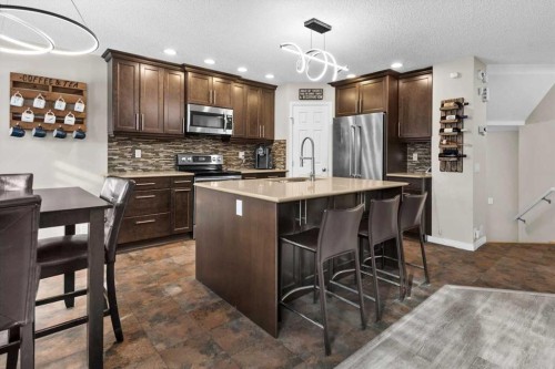 337 Douglas Glen Heath Se, Calgary, AB - Indoor Photo Showing Kitchen With Upgraded Kitchen