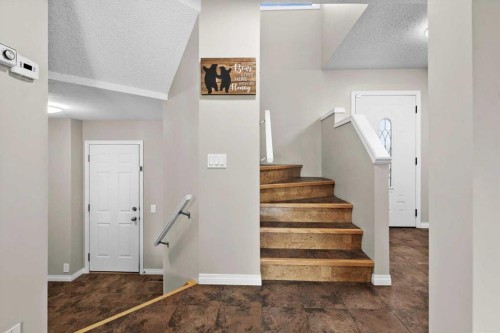 337 Douglas Glen Heath Se, Calgary, AB - Indoor Photo Showing Other Room