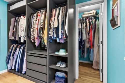 337 Douglas Glen Heath Se, Calgary, AB - Indoor With Storage