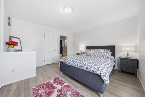 49 Royal Birch Mount Nw, Calgary, AB - Indoor Photo Showing Bedroom