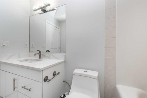 83 Cranleigh Common Se, Calgary, AB - Indoor Photo Showing Bathroom