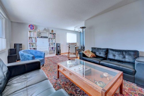 14 Munro Crescent, Red Deer, AB - Indoor Photo Showing Living Room