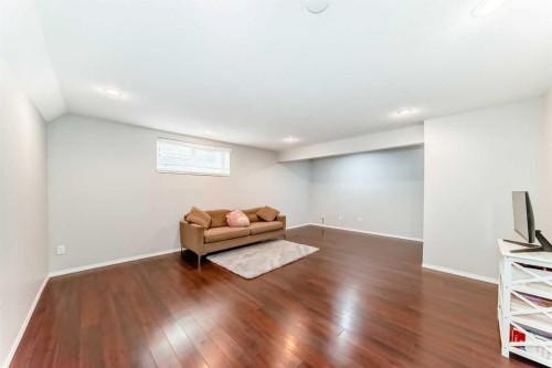 574 Chaparral Drive Se, Calgary, AB - Indoor