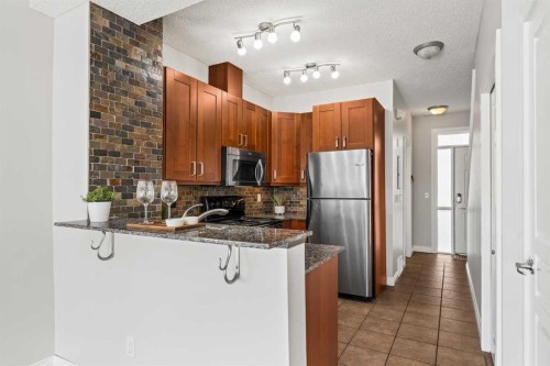 20-117 Rockyledge View Nw, Calgary, AB - Indoor Photo Showing Kitchen