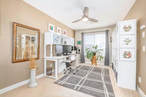 112 Everridge Common Sw, Calgary, AB - Indoor Photo Showing Other Room