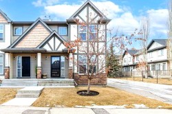 112 Everridge Common SW Calgary, AB T2Y 5H1