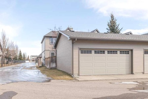 112 Everridge Common Sw, Calgary, AB - Outdoor