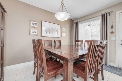 112 Everridge Common Sw, Calgary, AB - Indoor Photo Showing Dining Room