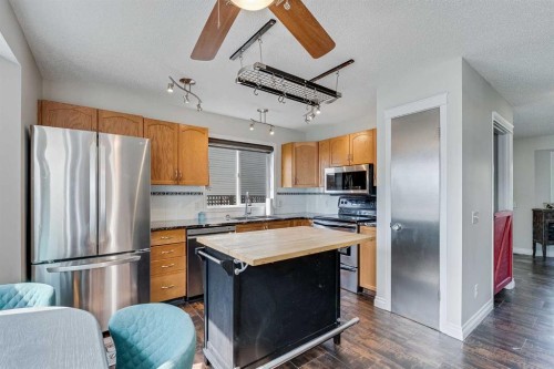 31 Inverness Grove Se, Calgary, AB - Indoor Photo Showing Kitchen With Stainless Steel Kitchen