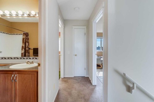 31 Inverness Grove Se, Calgary, AB - Indoor