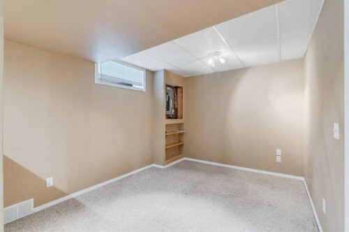 31 Inverness Grove Se, Calgary, AB - Indoor Photo Showing Basement
