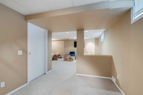 31 Inverness Grove Se, Calgary, AB - Indoor Photo Showing Other Room