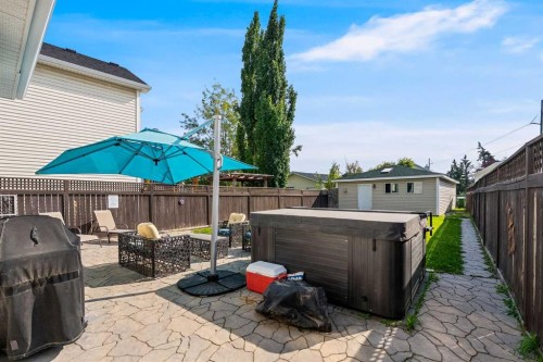 31 Inverness Grove Se, Calgary, AB - Outdoor With Deck Patio Veranda With Exterior