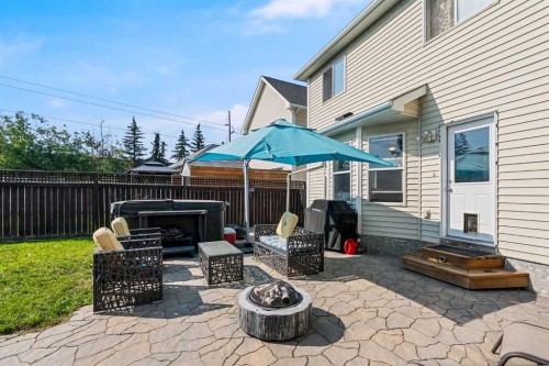 31 Inverness Grove Se, Calgary, AB - Outdoor With Deck Patio Veranda