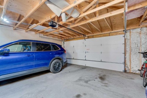 31 Inverness Grove Se, Calgary, AB - Indoor Photo Showing Garage