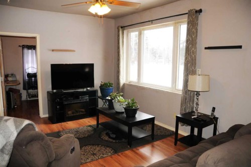60104-240A Range Road Range, Rural Westlock County, AB - Indoor Photo Showing Living Room