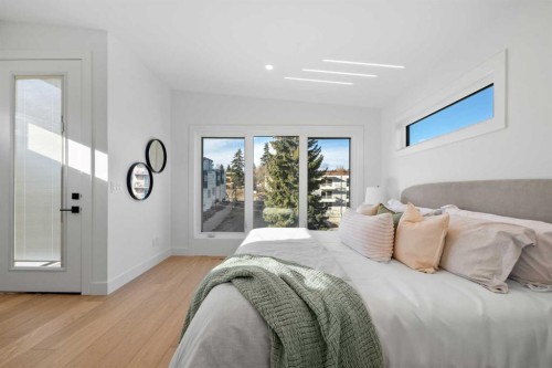 2518 16B Street Sw, Calgary, AB - Indoor Photo Showing Bedroom