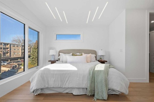 2518 16B Street Sw, Calgary, AB - Indoor Photo Showing Bedroom