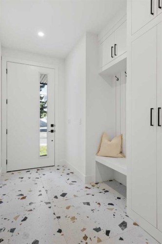 2518 16B Street Sw, Calgary, AB - Indoor Photo Showing Other Room