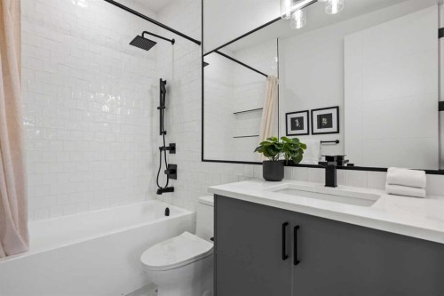 2518 16B Street Sw, Calgary, AB - Indoor Photo Showing Bathroom