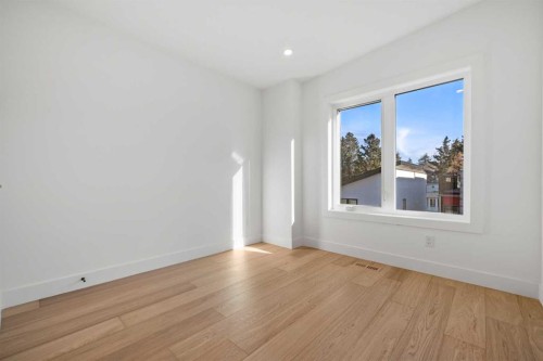 2518 16B Street Sw, Calgary, AB - Indoor Photo Showing Other Room