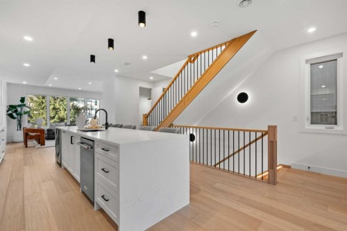 2518 16B Street Sw, Calgary, AB - Indoor