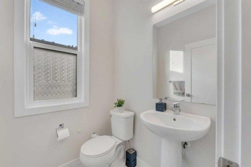 106-72 Cornerstone Manor, Calgary, AB - Indoor Photo Showing Bathroom