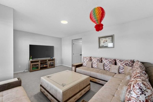 78 Corner Meadows Row Ne, Calgary, AB - Indoor Photo Showing Living Room