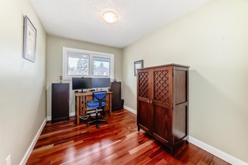 12 Varbow Place Nw, Calgary, AB - Indoor Photo Showing Office