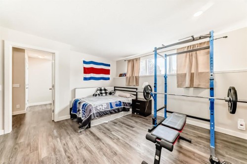 12 Varbow Place Nw, Calgary, AB - Indoor Photo Showing Bedroom