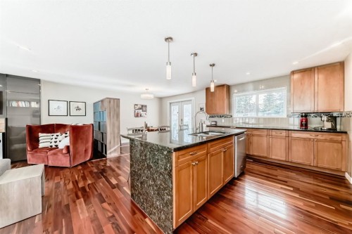 12 Varbow Place Nw, Calgary, AB - Indoor Photo Showing Kitchen