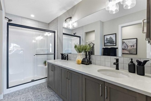 89 Heartwood Lane Se, Calgary, AB - Indoor Photo Showing Bathroom