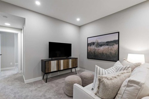 89 Heartwood Lane Se, Calgary, AB - Indoor