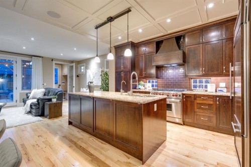 1727 Bowness Road Nw, Calgary, AB - Indoor Photo Showing Kitchen With Upgraded Kitchen